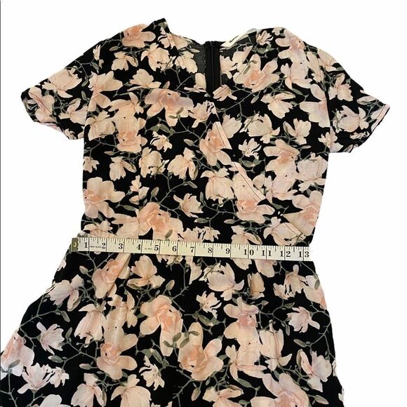 NWOT BLUENOTES Black Floral Short Sl Romper - Picture 10 of 13